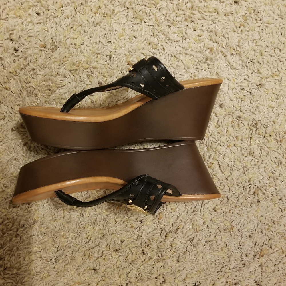Beautiful black Sandals (only one time worn)!!! - Picture 3 of 3